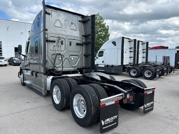 FREIGHTLINER CASCADIA 126SLP 2020