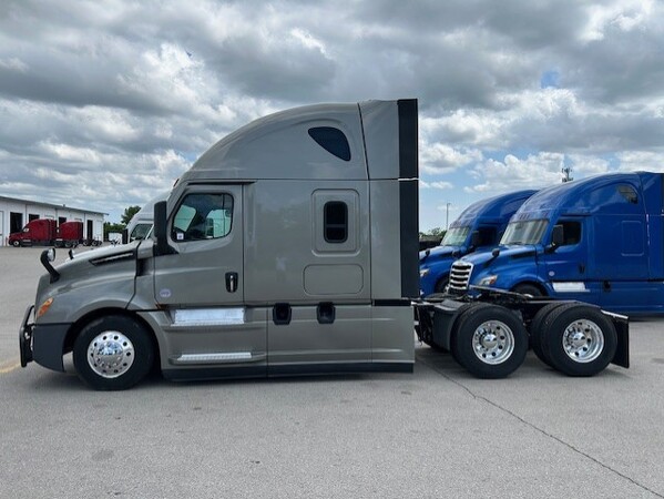 FREIGHTLINER CASCADIA 126SLP 2020