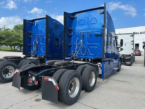 FREIGHTLINER CASCADIA 126SLP 2021