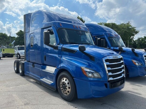 FREIGHTLINER CASCADIA 126SLP 2021
