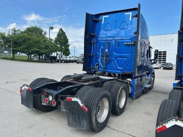 FREIGHTLINER CASCADIA 126SLP 2021
