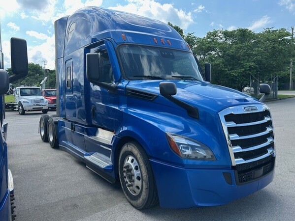 FREIGHTLINER CASCADIA 126SLP 2021