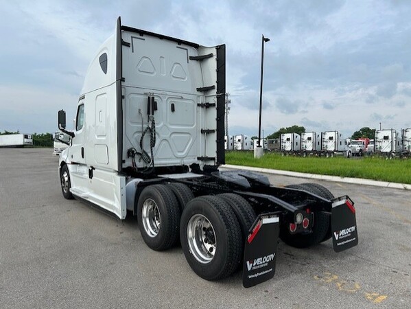 FREIGHTLINER CASCADIA 126SLP 2020