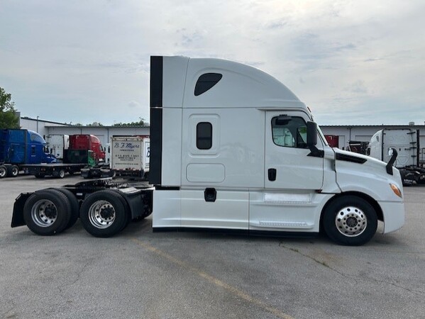 FREIGHTLINER CASCADIA 126SLP 2020