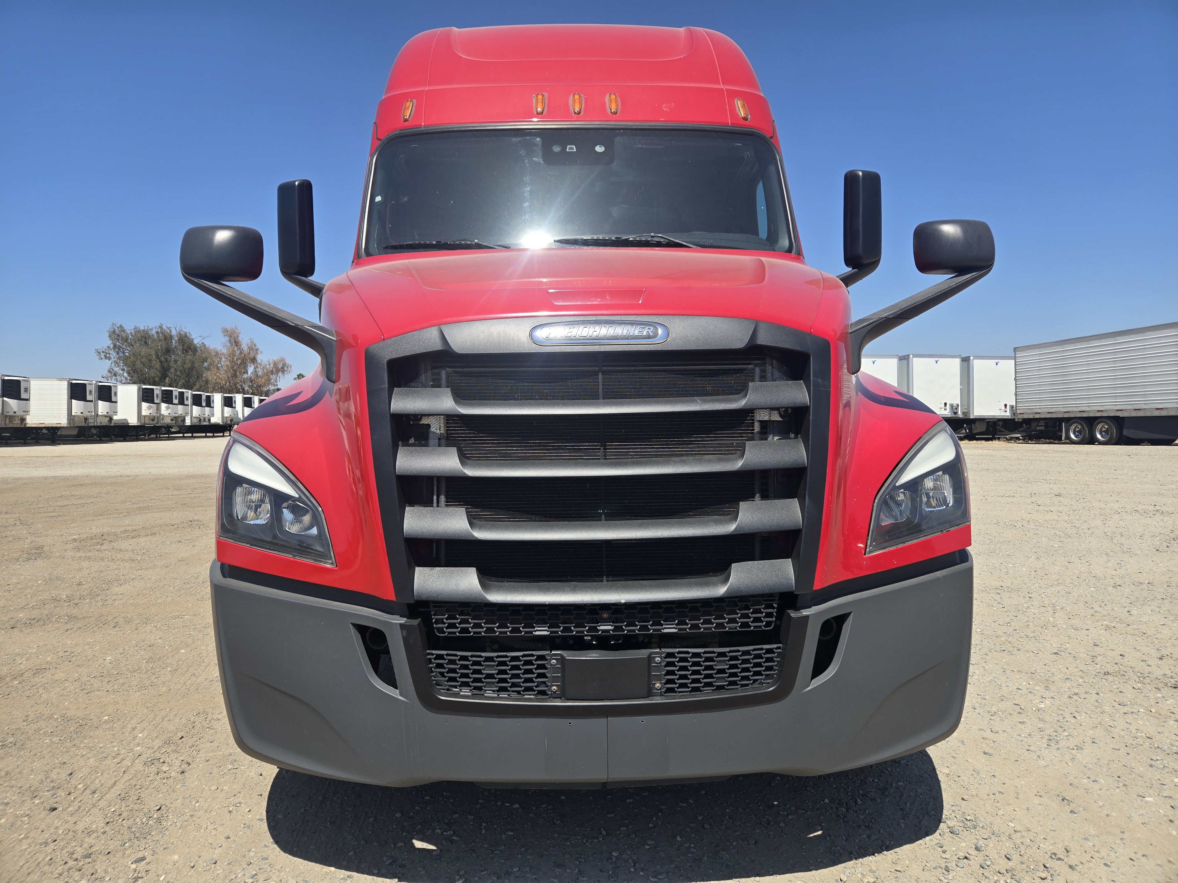 2020 FREIGHTLINER CASCADIA 126SLP - image 2