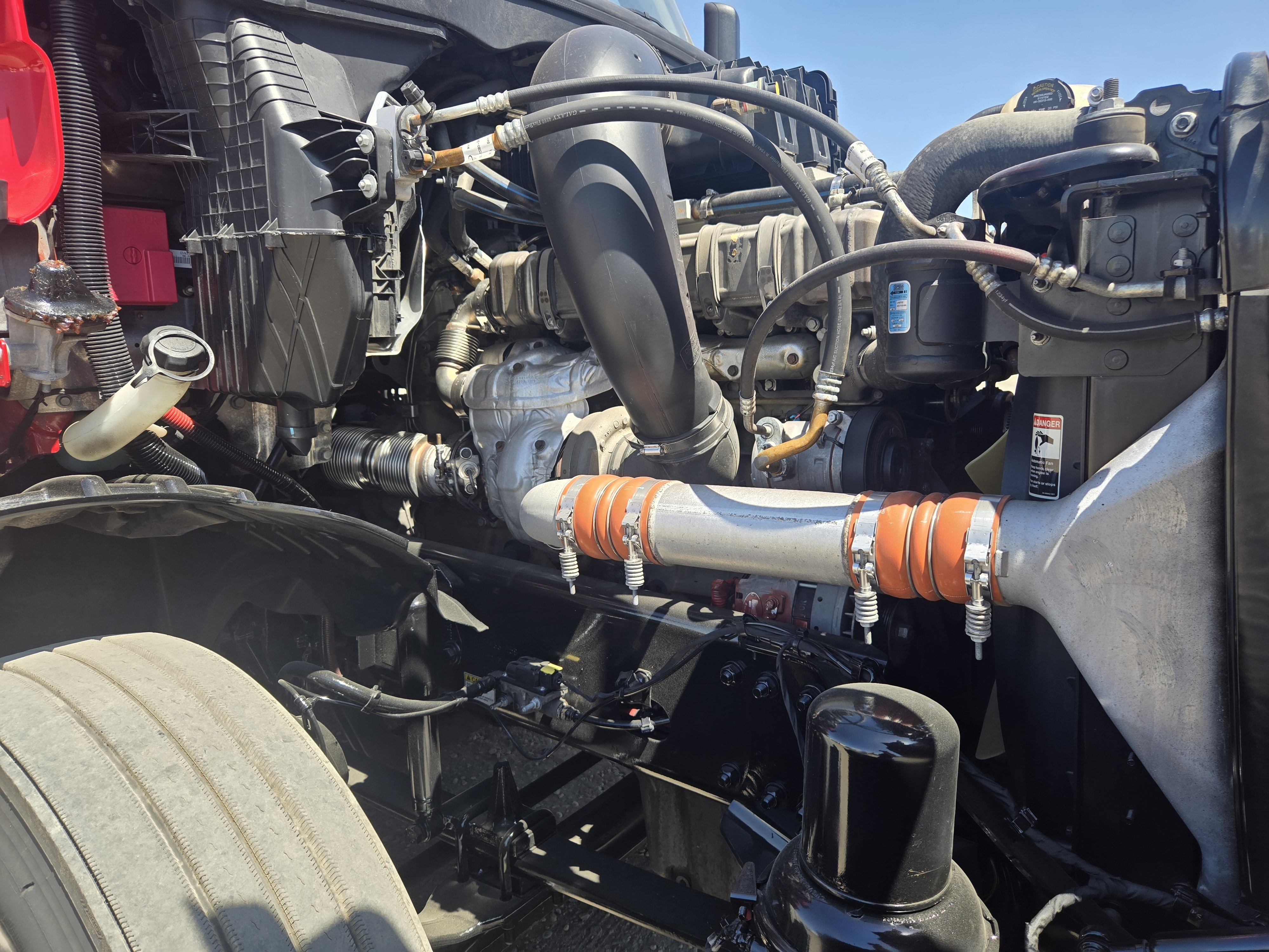 2020 FREIGHTLINER CASCADIA 126SLP - image 9