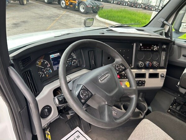 FREIGHTLINER CASCADIA 126SLP 2020