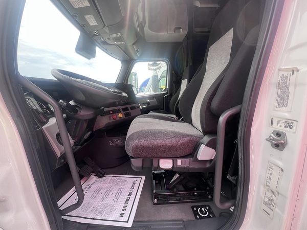 FREIGHTLINER CASCADIA 126SLP 2020