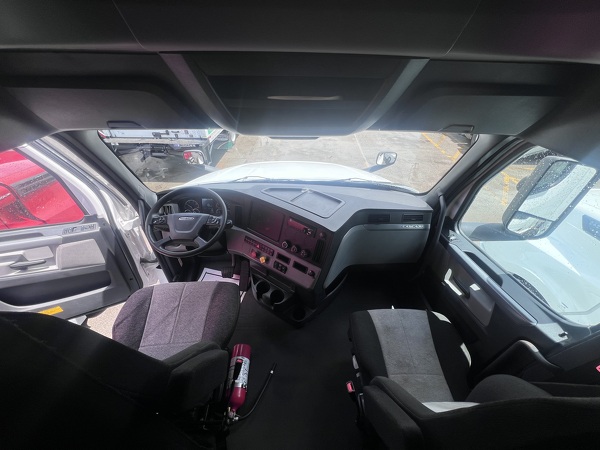FREIGHTLINER CASCADIA 126SLP 2020