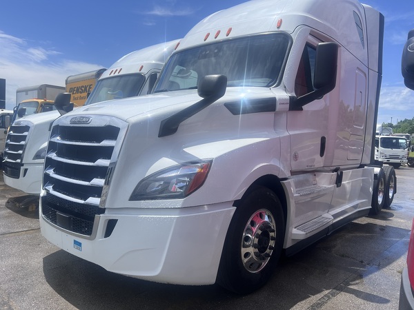 FREIGHTLINER CASCADIA 126SLP 2020