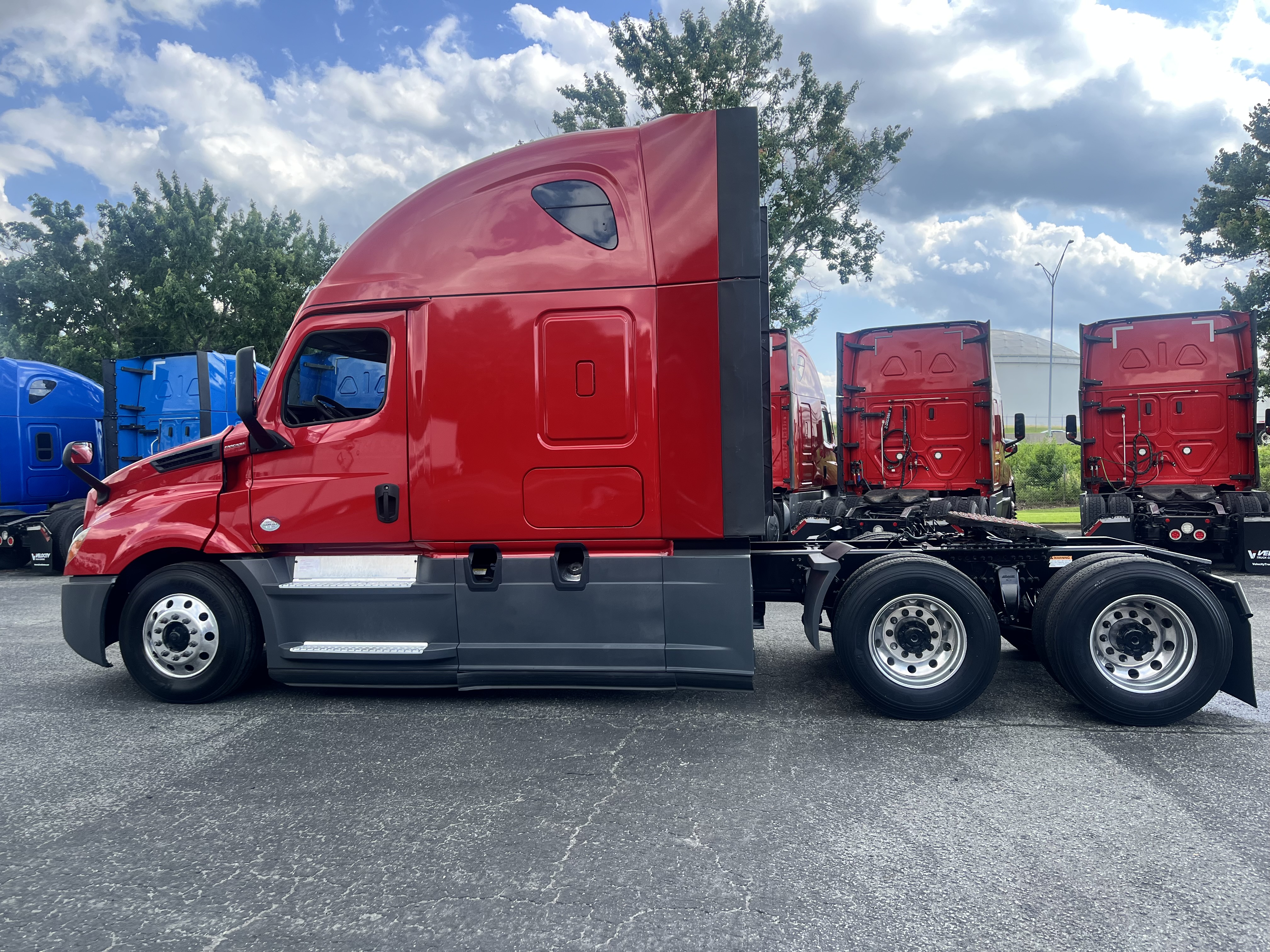 2020 FREIGHTLINER CASCADIA 126SLP - image 4