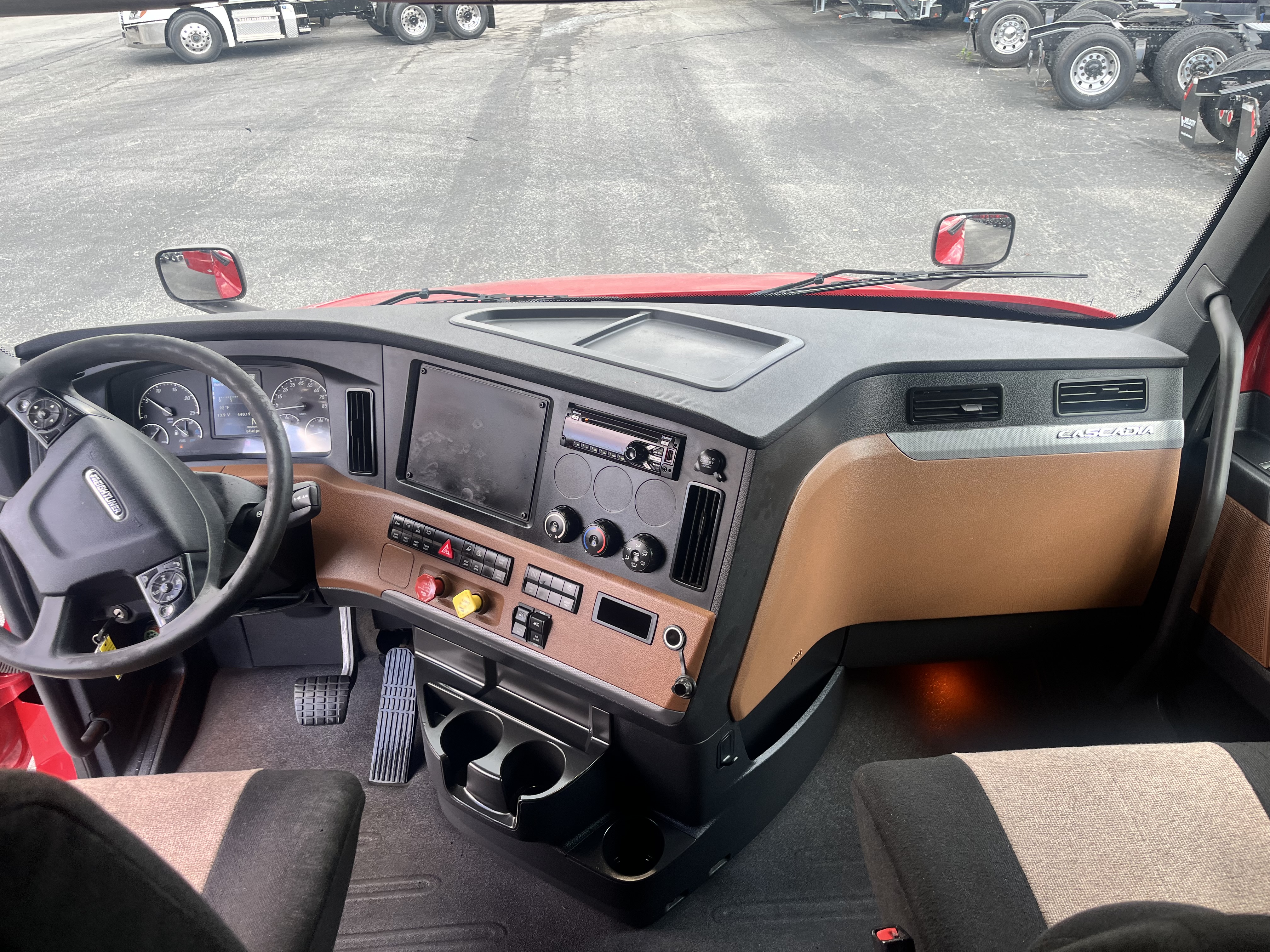 2020 FREIGHTLINER CASCADIA 126SLP - image 22