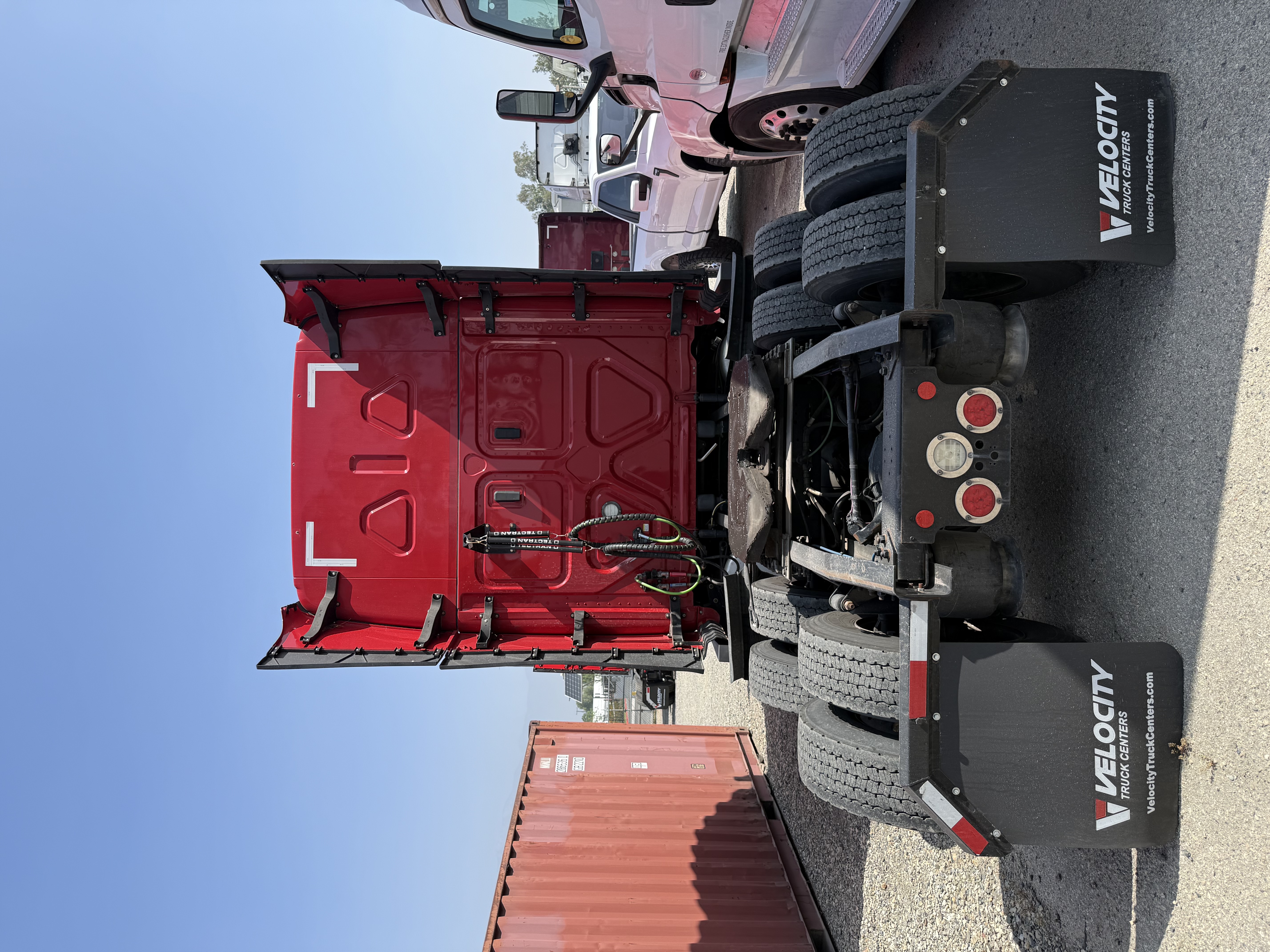 2021 FREIGHTLINER CASCADIA 126SLP - image 2