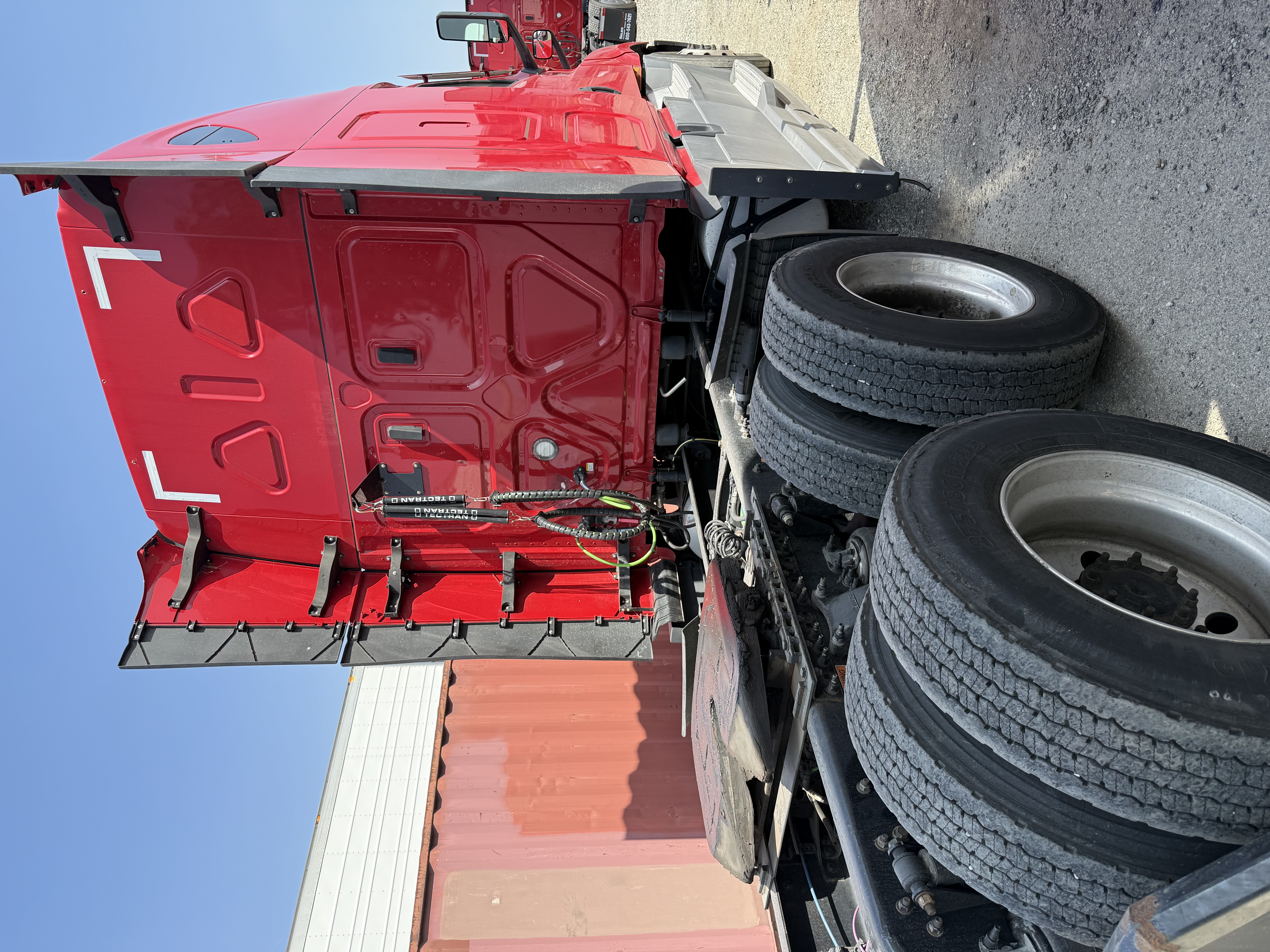 2021 FREIGHTLINER CASCADIA 126SLP - image 3