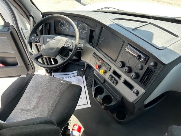 FREIGHTLINER CASCADIA 126SLP 2021