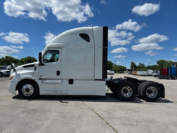 FREIGHTLINER CASCADIA 126SLP 2021