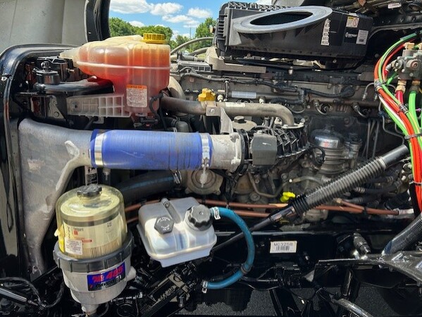 FREIGHTLINER CASCADIA 126SLP 2021