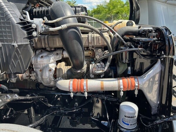 FREIGHTLINER CASCADIA 126SLP 2021