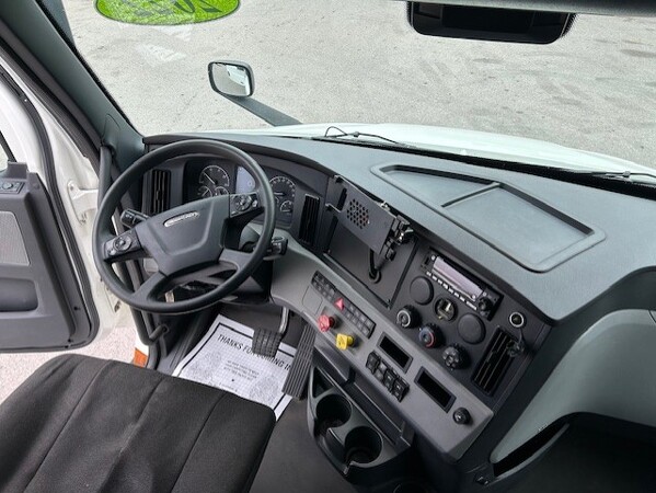 FREIGHTLINER CASCADIA 116SLP 2022