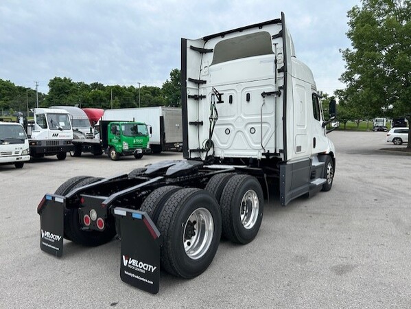 FREIGHTLINER CASCADIA 116SLP 2022