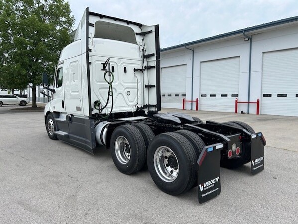 FREIGHTLINER CASCADIA 116SLP 2022