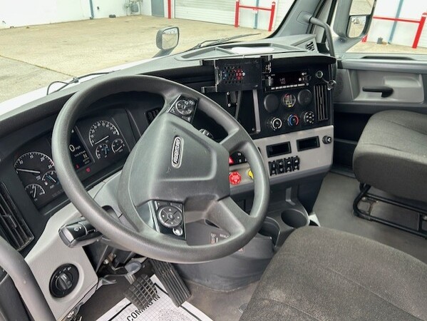 FREIGHTLINER CASCADIA 116SLP 2022