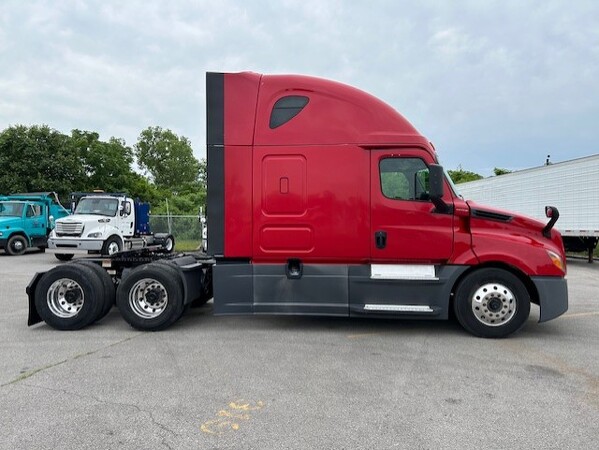 FREIGHTLINER CASCADIA 126SLP 2020