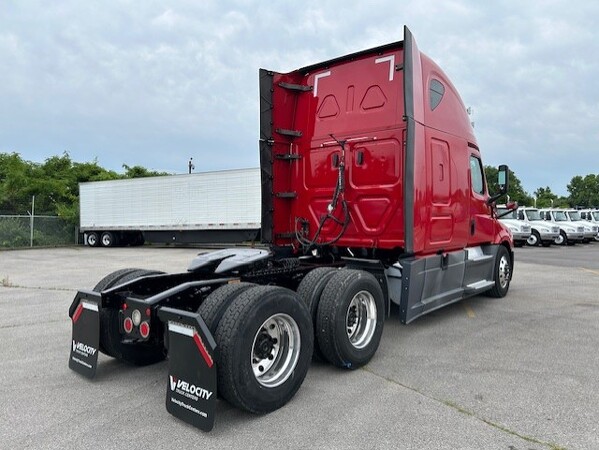 FREIGHTLINER CASCADIA 126SLP 2020