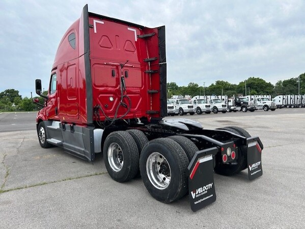 FREIGHTLINER CASCADIA 126SLP 2020