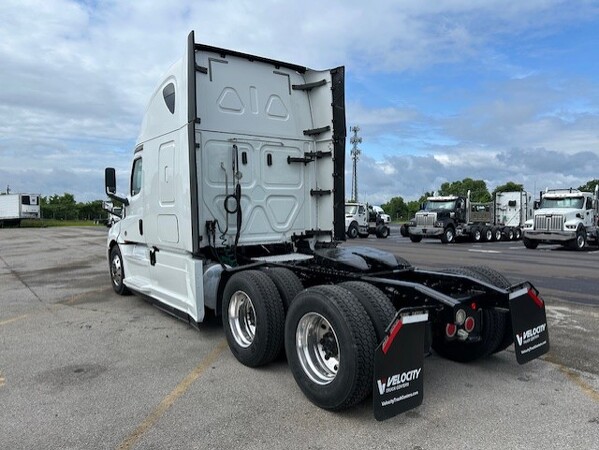 FREIGHTLINER CASCADIA 126SLP 2020
