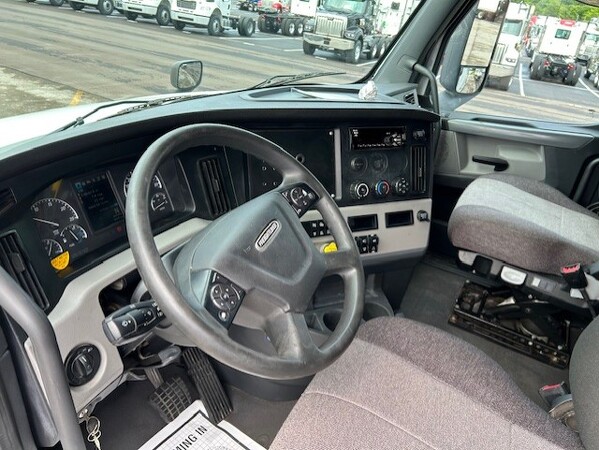 FREIGHTLINER CASCADIA 126SLP 2020