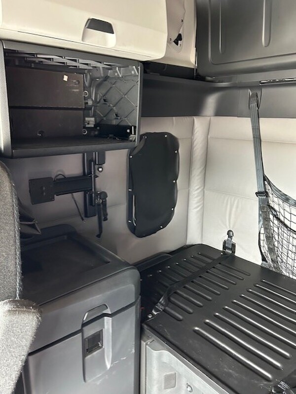 FREIGHTLINER CASCADIA 126SLP 2020
