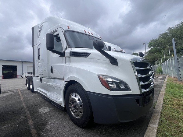 FREIGHTLINER CASCADIA 126SLP 2021