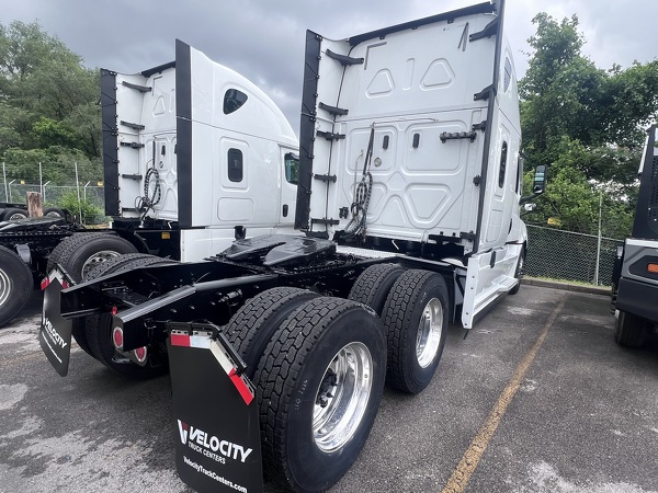 FREIGHTLINER CASCADIA 126SLP 2021