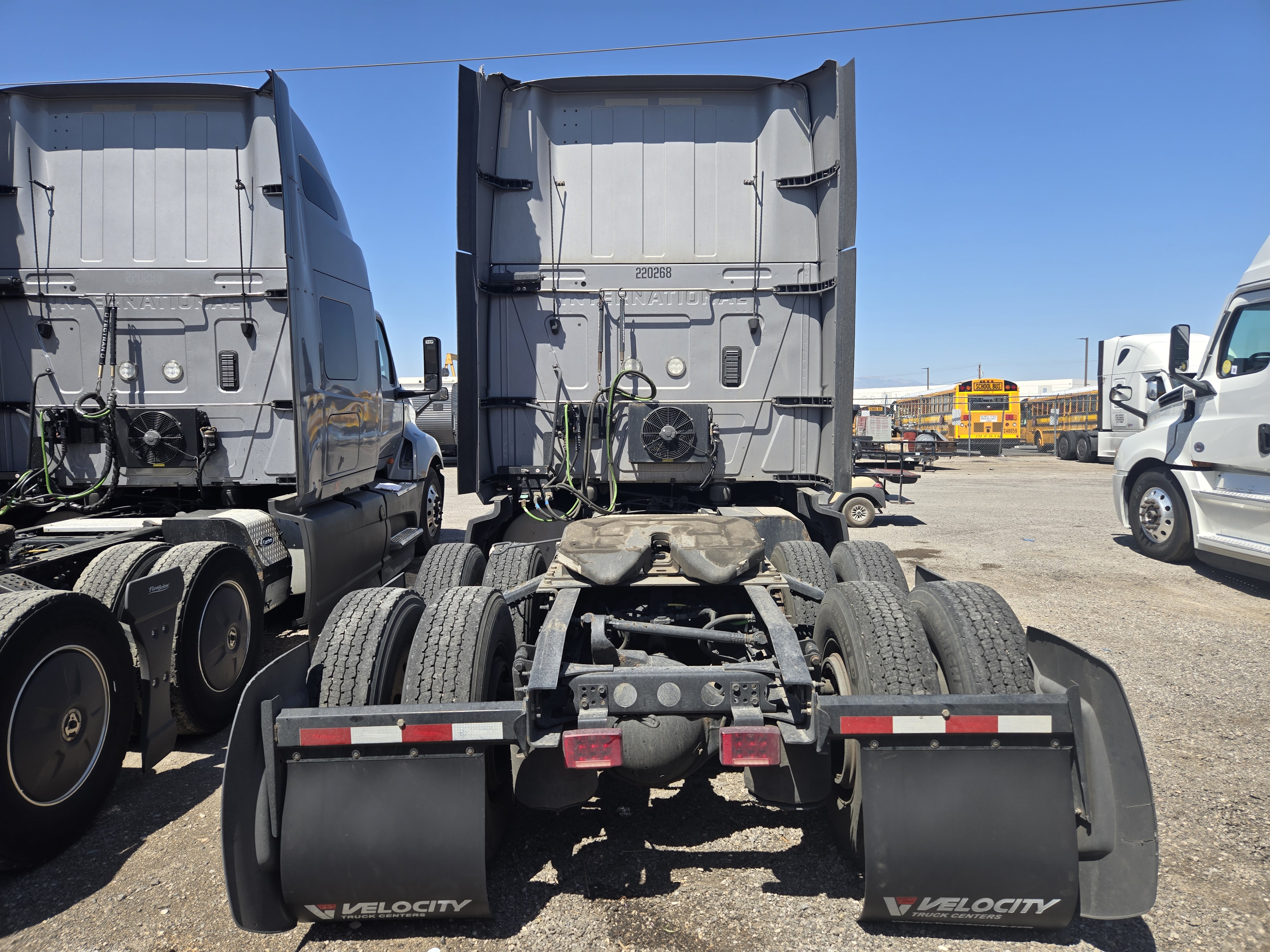 2022 INTERNATIONAL LT625 - image 3