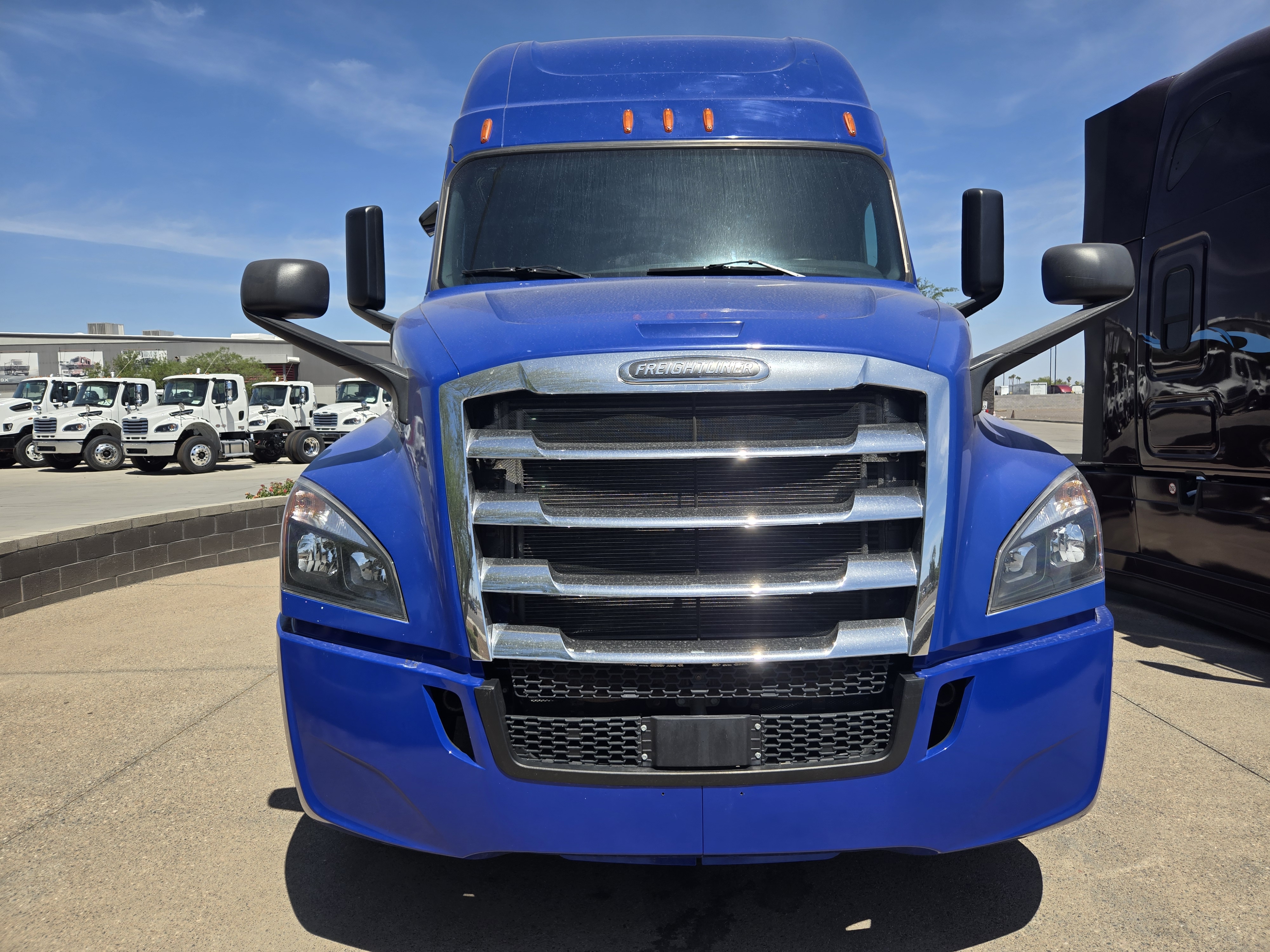 2020 FREIGHTLINER CASCADIA 126SLP - image 2