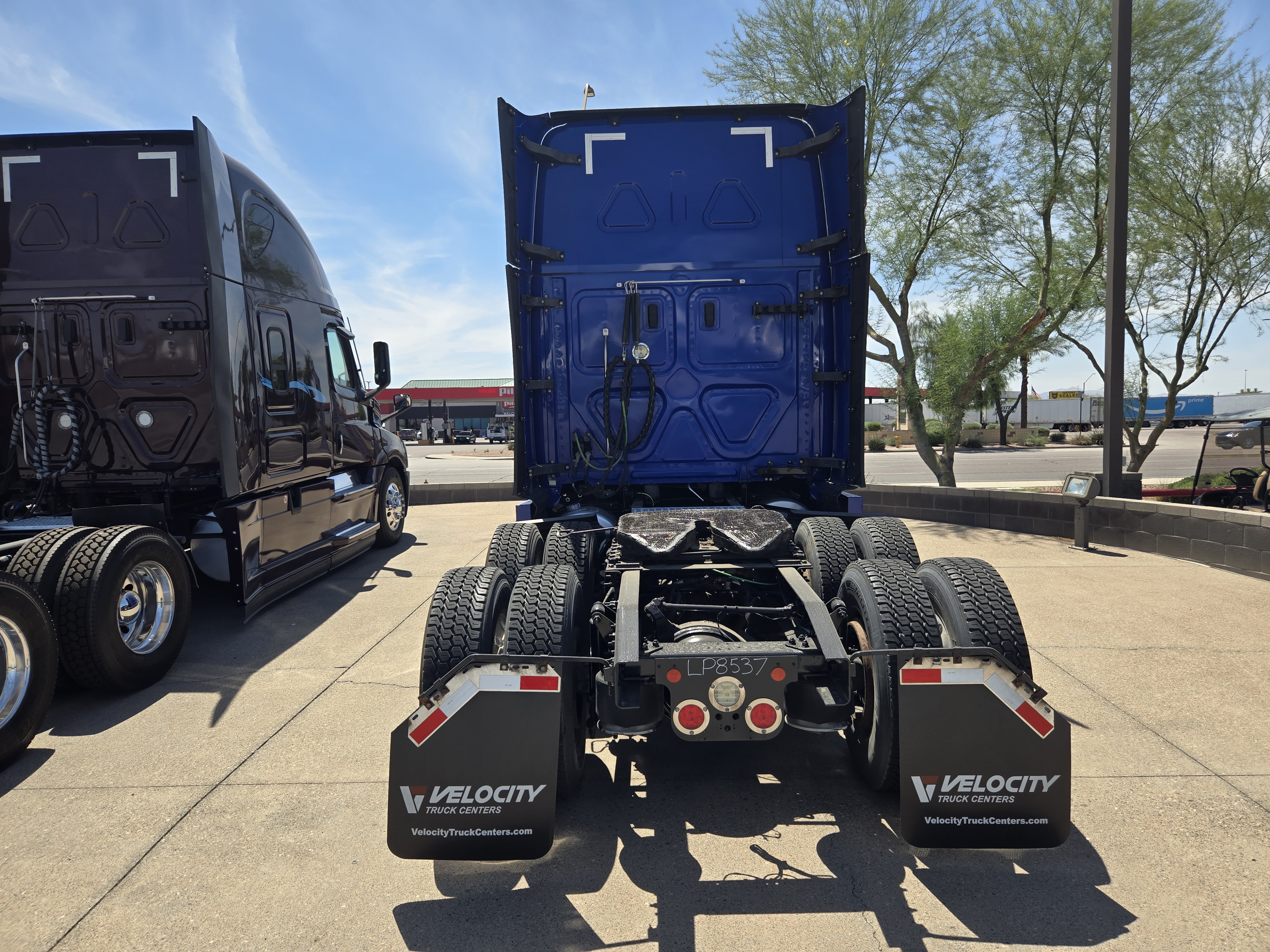 2020 FREIGHTLINER CASCADIA 126SLP - image 4