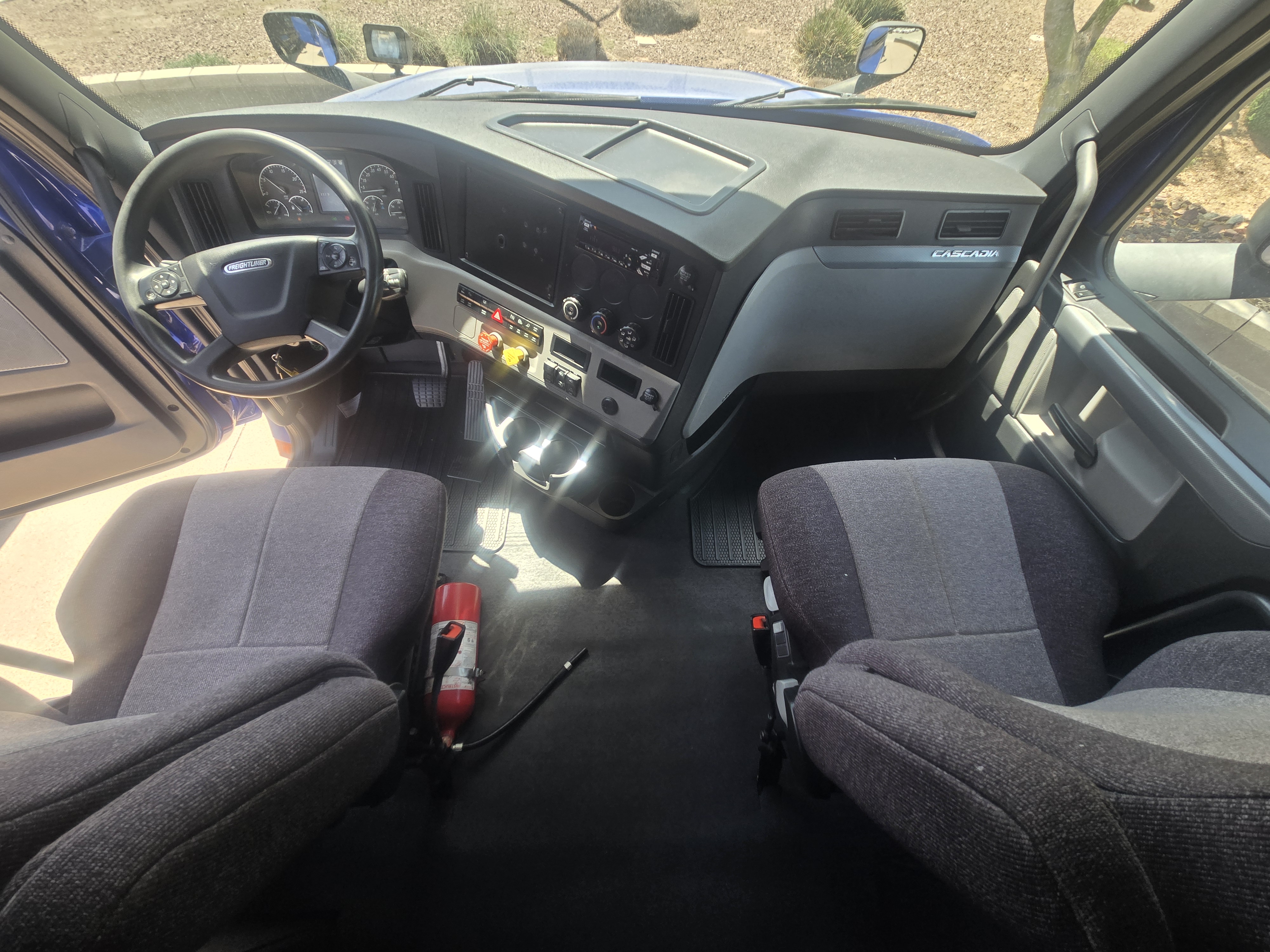 2020 FREIGHTLINER CASCADIA 126SLP - image 13