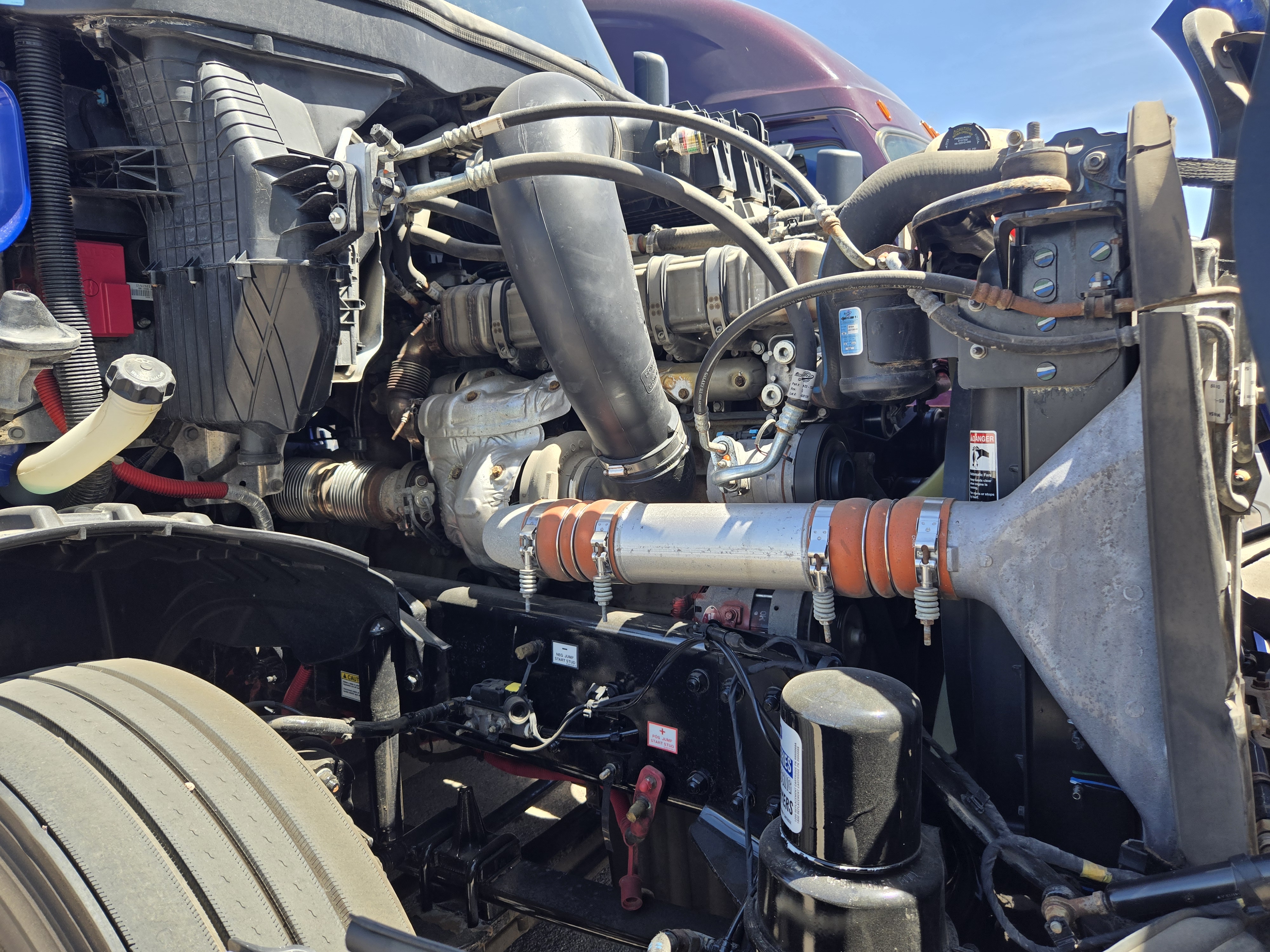 2020 FREIGHTLINER CASCADIA 126SLP - image 8