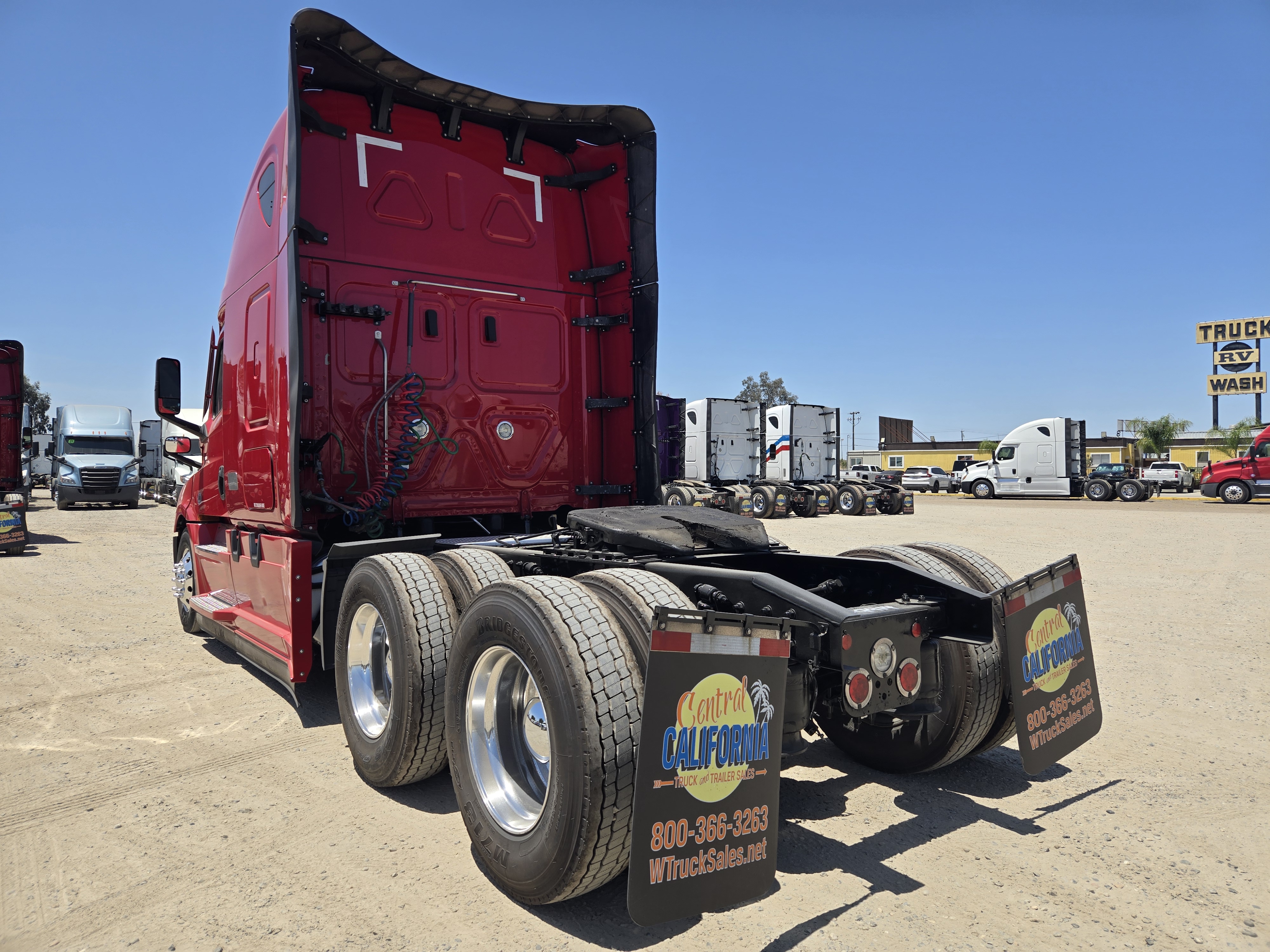 2022 FREIGHTLINER CASCADIA 126SLP - image 4