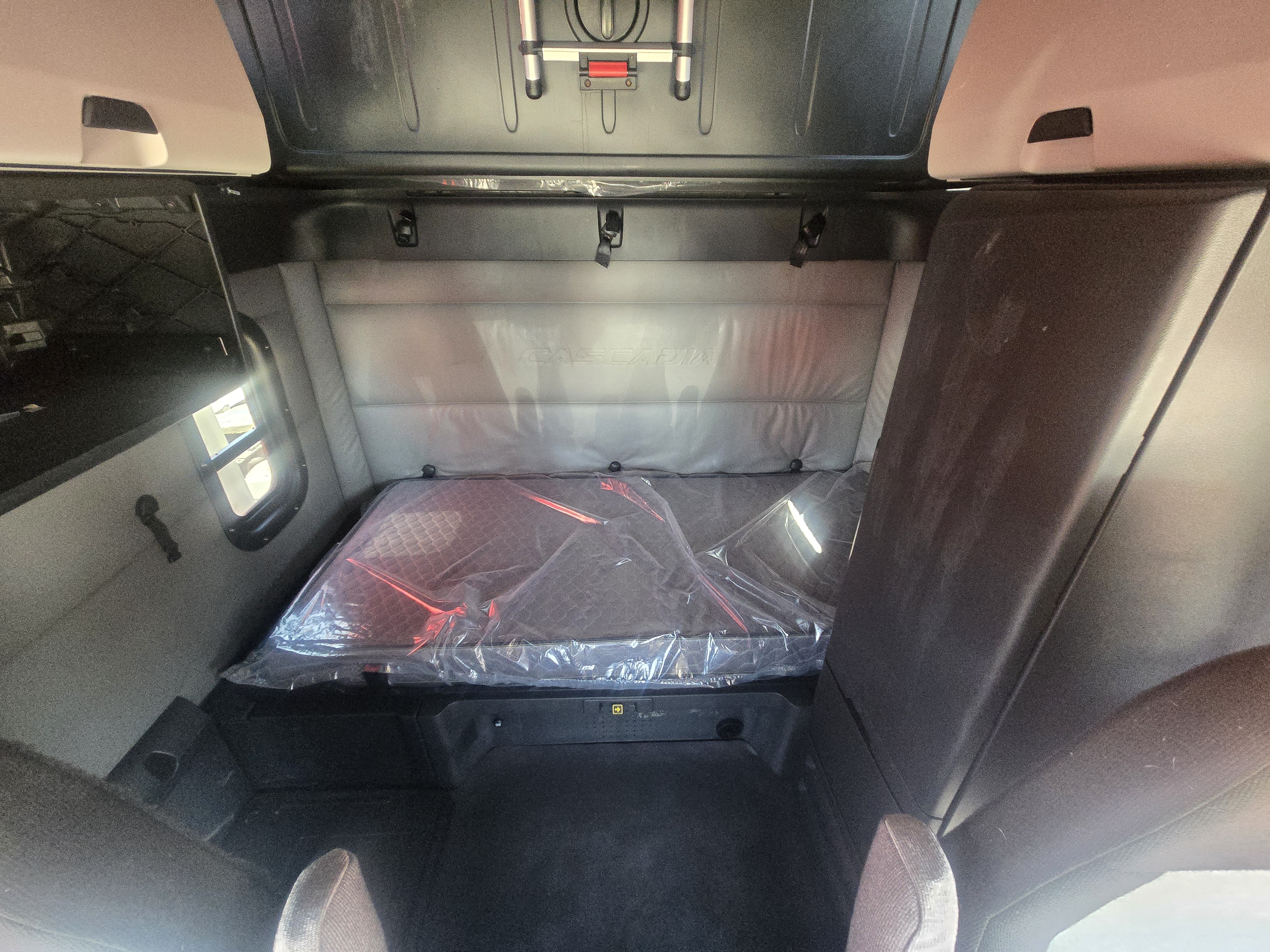 2022 FREIGHTLINER CASCADIA 126SLP - image 18