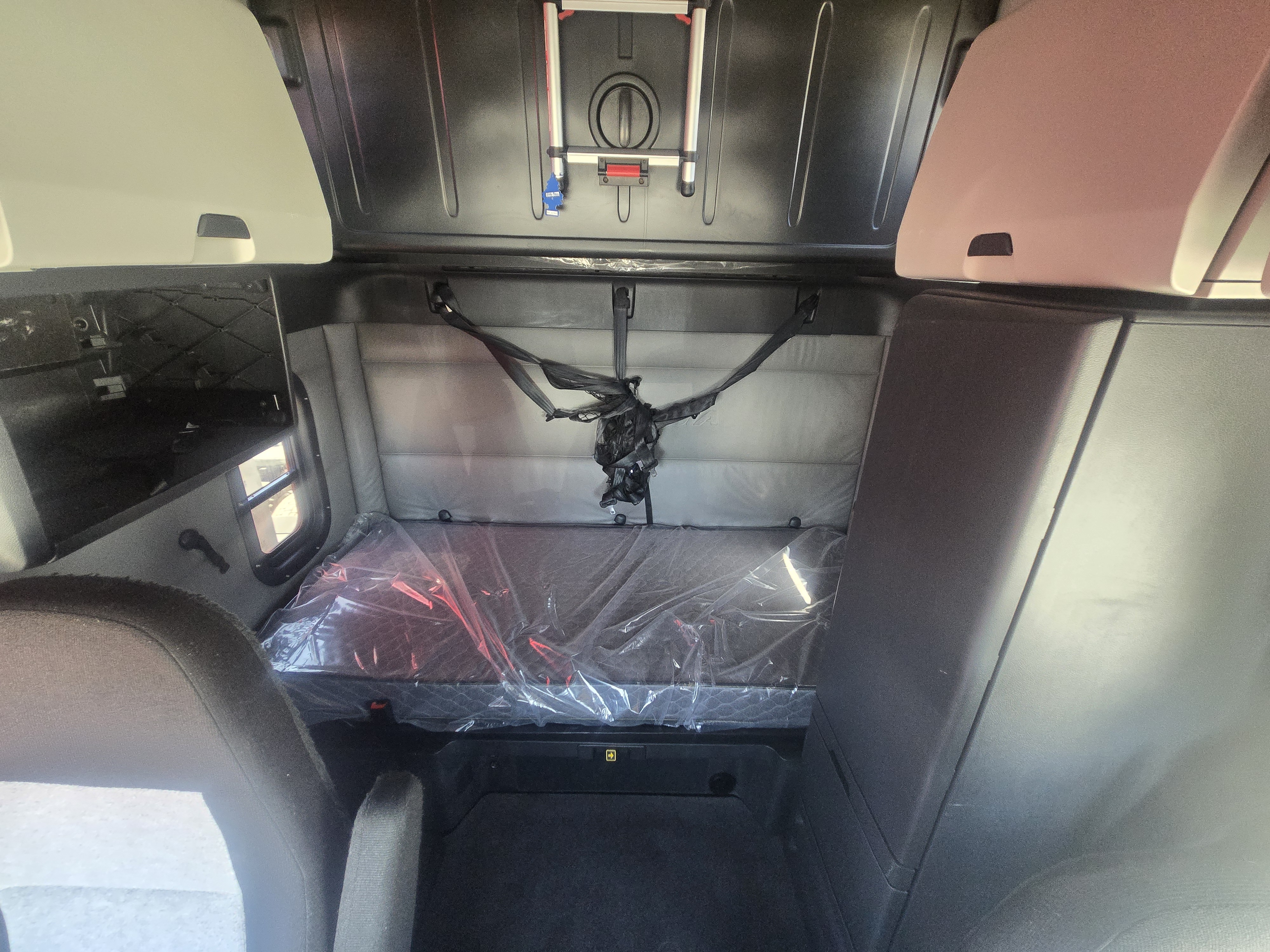 2022 FREIGHTLINER CASCADIA 126SLP - image 14