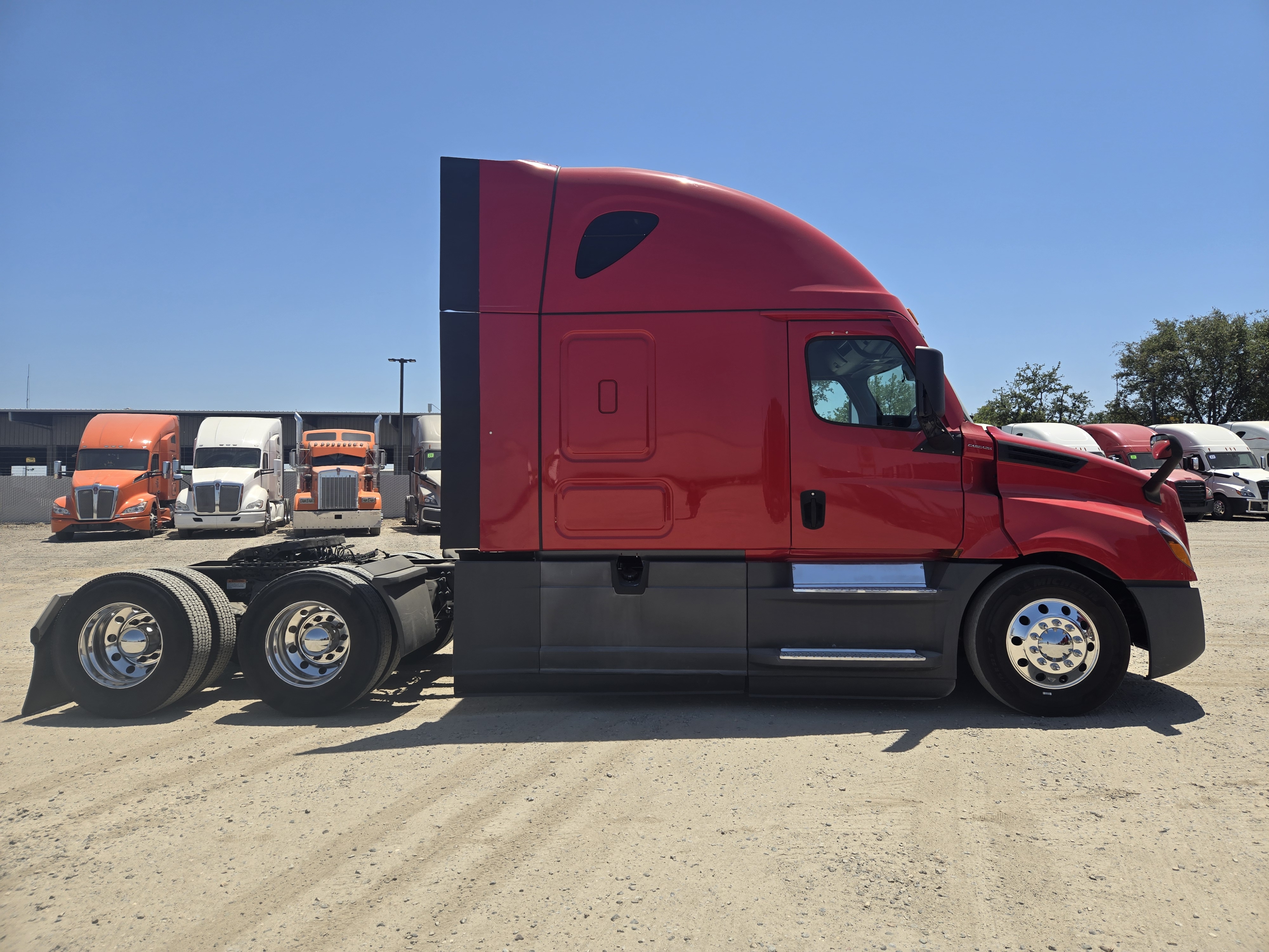 2021 FREIGHTLINER CASCADIA 126SLP - image 7