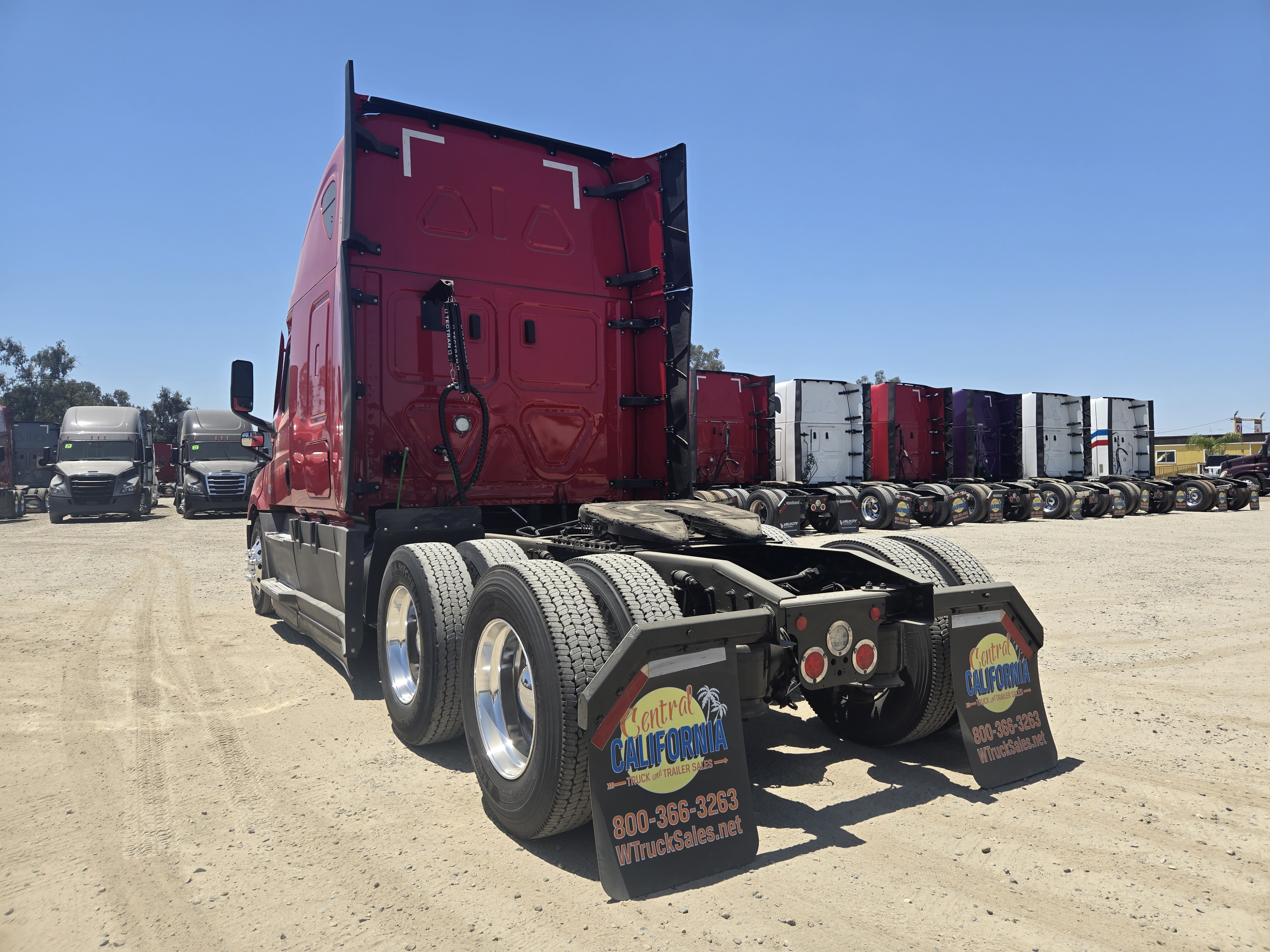 2021 FREIGHTLINER CASCADIA 126SLP - image 4