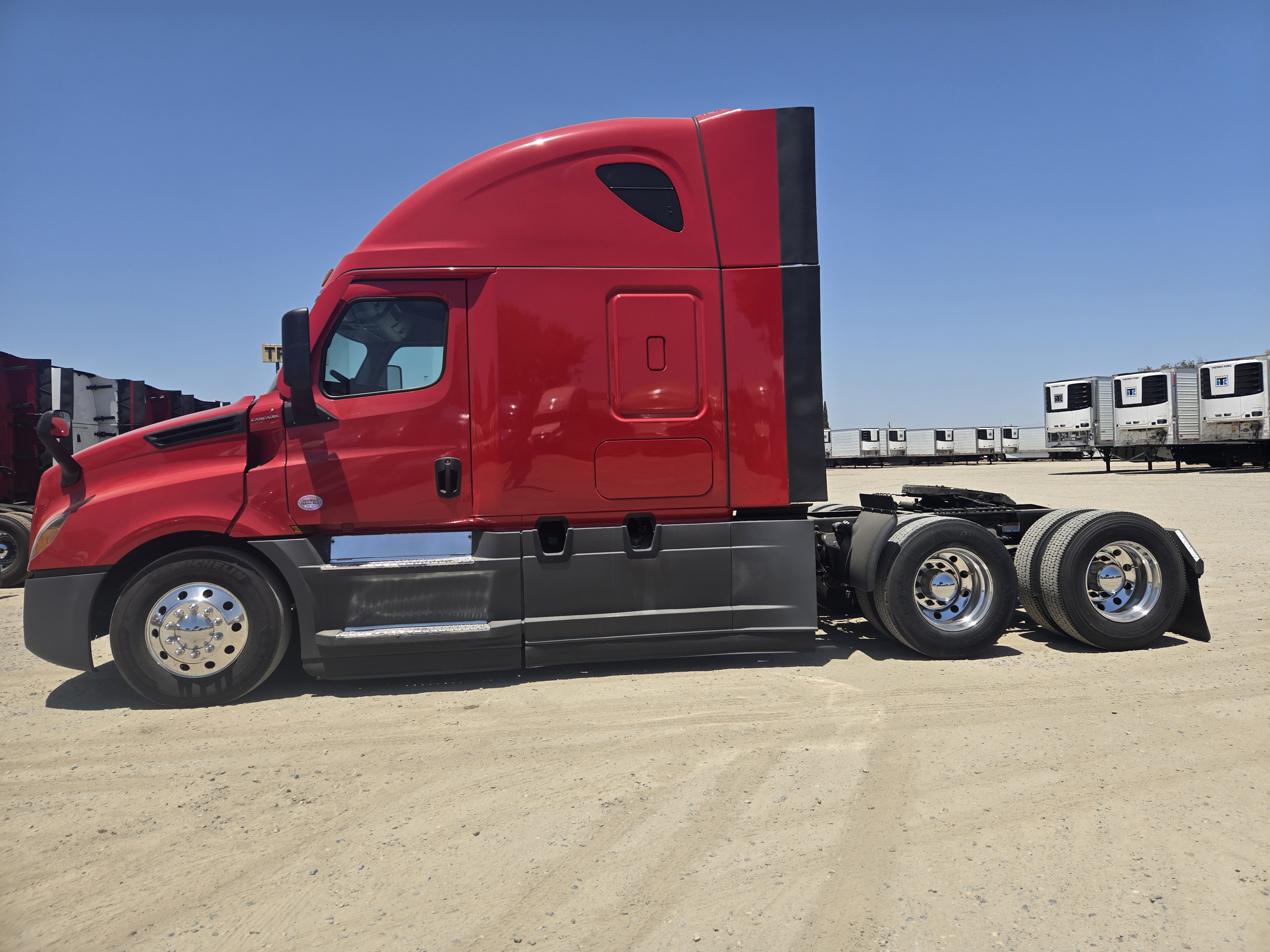 2021 FREIGHTLINER CASCADIA 126SLP - image 3