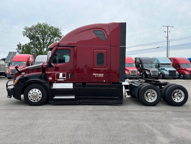 2023 FREIGHTLINER CASCADIA 126SLP - image 3