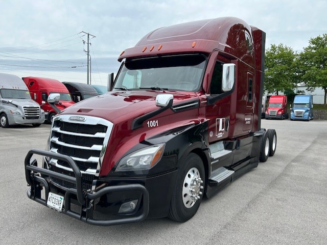 2023 FREIGHTLINER CASCADIA 126SLP - image 1