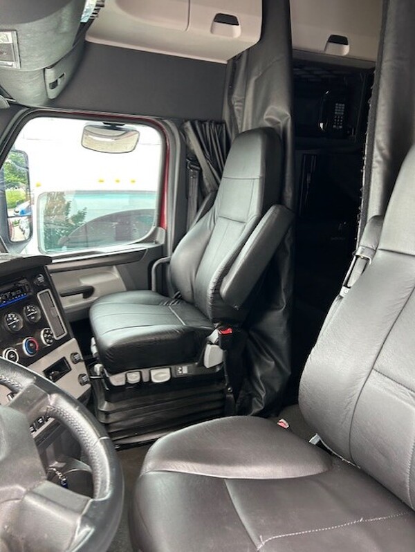 FREIGHTLINER CASCADIA 126SLP 2023