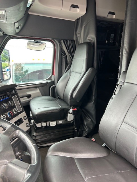 2023 FREIGHTLINER CASCADIA 126SLP - image 11