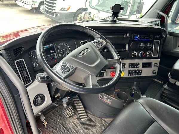 FREIGHTLINER CASCADIA 126SLP 2023